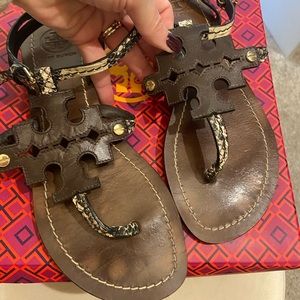 Tory Burch Chandler Flat Sandal snake print. Size 6
